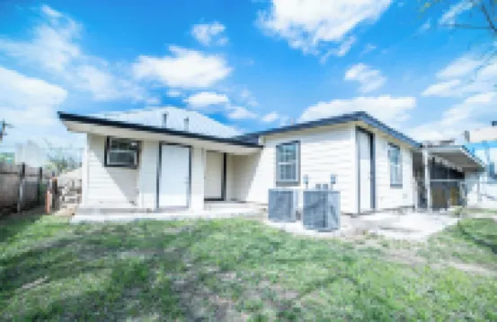 靠近節日市中心和河畔步行道的迷人1卧室/1浴室公寓