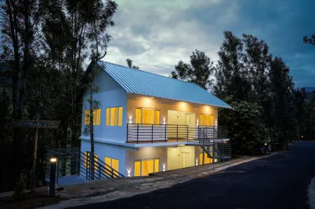 Misty Range Resorts Отели рядом с достопримечательностью «Заповедник Чиннар Уайлдлайф»