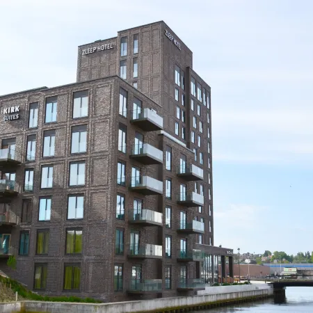 Kirk Suites