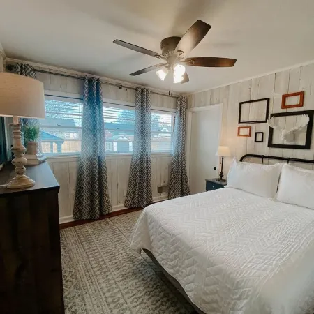 Midtown Cottage- Self Check-In & Centrally Located in Owensboro