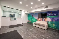 Express Inn & Suites