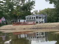 ROCK RIVER HIDEAWAY Grill, Fire Pit, Pet Friendly with a fee of 30.00 per night Hotels in Ogle County