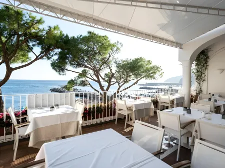 Hotel Residence Отели рядом с достопримечательностью «Атрани»