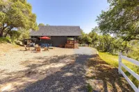Bluejay Bungalow – Cozy Pet-Friendly Cottage Near Yosemite & Bass Lake