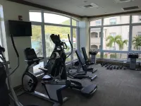 Grande Bay ~ Studio Unit~ Walk to Beach~Amazing Location