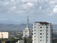 Top floor apartment W/ incredible city view!!