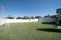 Beach House (Eliasbeachhouse)Near Beach Park Hotels near Beach Park