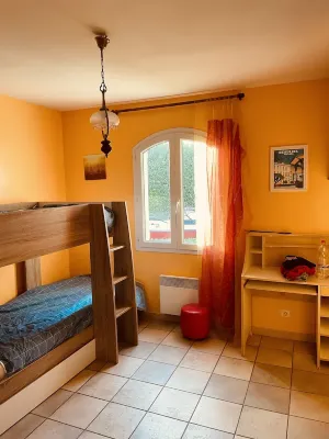 Villa 10 persons with swimming pool, near the village Hotels near Vignoble Rouge-Bleu