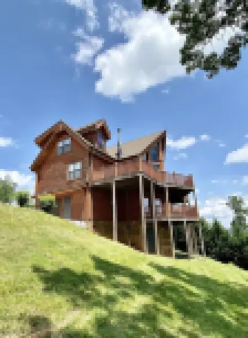 MOUNTAIN TOP CABIN WITH PARTNERING MARINA ON NORRIS LAKE