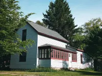Leelanau County Cottage in the heart of Lake Leelanau