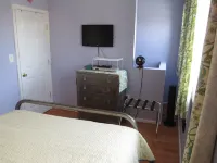 Heart of the City - HalfBlock to METRO -   Columbia Heights. Hotels in Columbia Heights