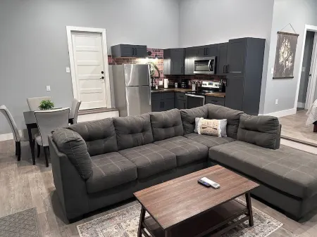 Lakeshore Living- studio apartment