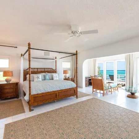 So Serene Oceanfront Villa, Rum Point, Private Beach, Hot Tub, Kayak, Snorkeling