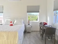 Peaceful Island Getaway in Long Bay (Newly Built Studio)