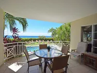 Beachfront Apartment in St. Lawrence Gap - Close To Your Every Need 도버 호텔