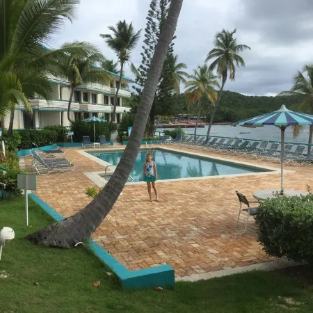 FABULOUS! So close you can taste the ocean - Amazing NEWLY RENOVATED  condo !