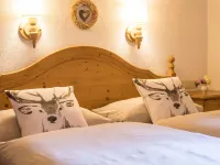 Landhaus Linden Apartment Paula, apartment in a prime location right on the golf course Hotels in Uderns
