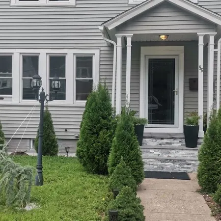 Charming 3 bed/2 bath town home with gorgeous back yard
