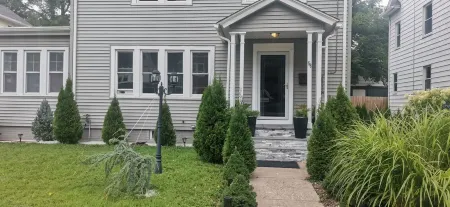 Charming 3 bed/2 bath town home with gorgeous back yard