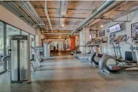 Rustic Realm/2BR2Bath/KayBaileyCenter/Pool/GYM