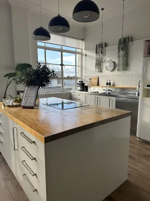 Old Bank Townhouse in Central Motueka, Modern and Clean. Everything at your door Hotels in der Nähe von Motueka Skatepark & Pump Track