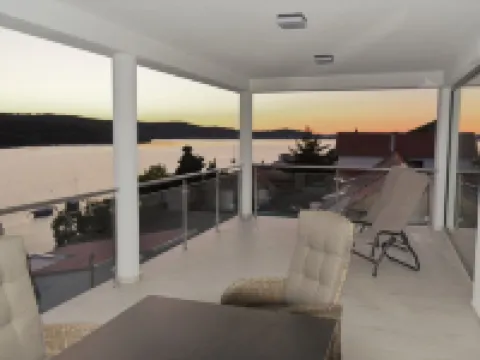 Villa Pina Tisno TOP Luxury penthouse Panorama with fantastic sea view Hoteles en Tisno
