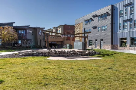 Park Lane South Departments Отели в г. Снайдервилл