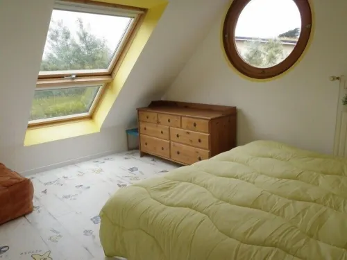 Family house at the beach with 10 bikes, games,  hens, sheeps Hotels in Pleumeur-Bodou