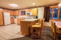 All Season Villa - Starved Rock area!