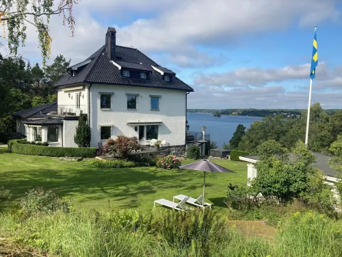 Sea front ex-Embassy residence near Stockholm Hotels in Boo