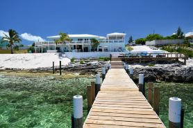 Private Oceanfront, Beach, Hottub and Dock, central location