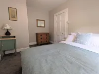 Spacious 3 bed apartment with castle view Hotels in Harlech