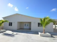 Directly on the Beach - Beachfront - Facing beach swimming pool - 5 bdrm Hotels in Pos Chiquito