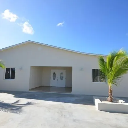 Directly on the Beach - Beachfront - Facing beach swimming pool - 5 bdrm