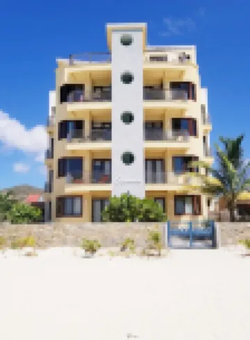 Luxury Beachfront 2 Bedroom Condo In The Heart Of Philipsburg/Great Bay