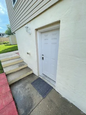 “Spacious Suite Near Princeton” with “Private Bath In The Room”