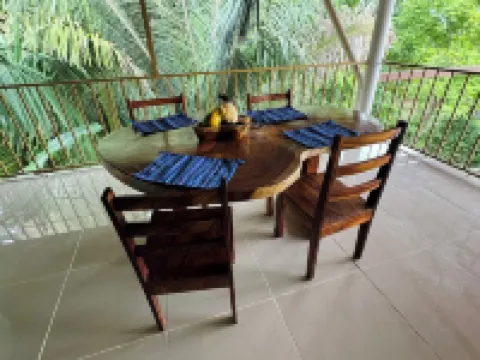 Beautiful top unit, pvt deck, GREAT location!