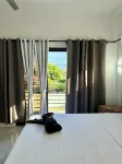 Cozy hotel in enjoyable Kingston with AC, WiFi - บังกะโล