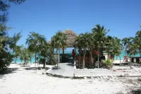 #1 Reviewed Pristine Private Beachfront Villa, Full Laundry & Kitchen, WiFi, A/C - Beach
