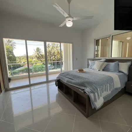 Caribbean style villa directly on the beach