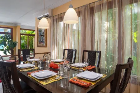 Waterfront Villa Private Pool Comp Floating Breakfast Fully Staffed Chef Avable Отели рядом с достопримечательностью «Montego Bay Marine Park»