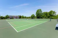 Waterfront Single Family Home w/Linens included - Luxury living 4 Miles To Beach 오션 뷰 호텔