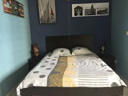 Apartment close to the most beautiful beaches, superb views of the marina.