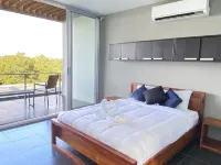 Pura Vida Luxury Villa W/King, Hotub, Pool, Yoga Platform Minutes from Beach Hotels in Playa Azul