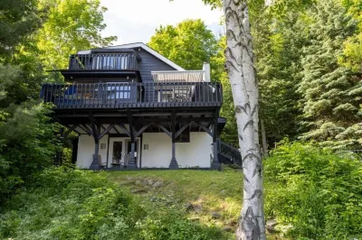 All season Cottage with 3 decks + sun room Các khách sạn gần Deerhurst Resort