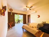 Casa Hermoso Cariño: Leschi Bungalow Hotels in Troncones
