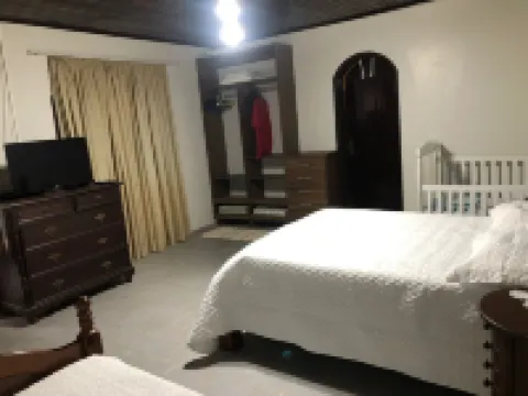 Wonderful / 3 Suites / Pool Two Lands \ WI FI \ Air Cond.- Pontal do Pr 巴拉那州蓬塔爾酒店