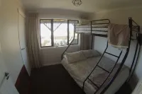 Skyline Apartments Raglan (Lower Apartment) Hotels in Raglan