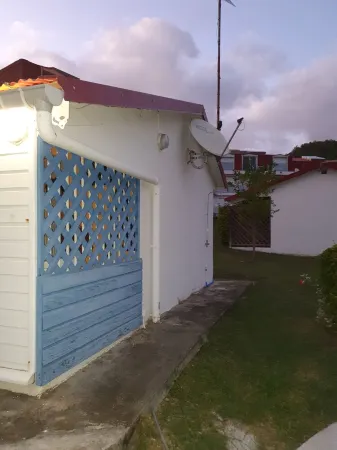 Bungalow Situé à Proximité de la Plage, en Face du Rocher du Diamant