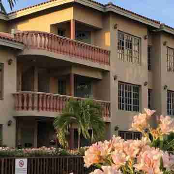 PALMA REAL 2 bed, 2 bath, sleeps 6, close to Palm beach. Hotel Exterior